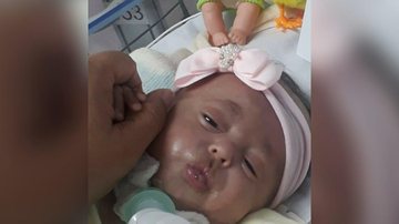 Criança nasceu com cardiopatia congênita e aguarda mais de 4 meses por cirurgia essencial  Foto da bebê mel internada - Portal Costa Norte