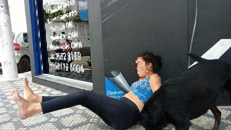 Jovem cozinheira vive na rua há três anos, vitimada por alcolismo; mãe pede socorro Mayara - Mãe pede socorro para salvar filha em Ubatuba - Imagem: acervo pessoal / Maria Aparecida Albino