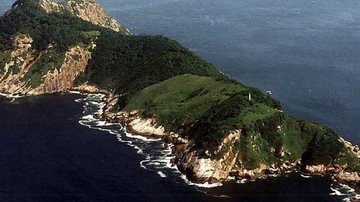 Ilha da Queimada Grande, também conhecida como Ilha das Cobras Ilha da Queimada Grande Itanhaém Imagem aérea da Ilha da Queimada Grande, também conhecida como Ilha das Cobras - Reprodução