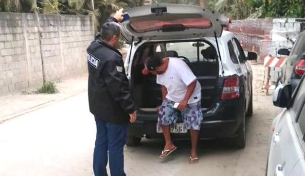 Traficante é preso em Ilhabela (SP) Traficante condenado é preso no bairro Cocaia em Ilhabela (SP) Traficante é preso pela policia civil - Foto: Polícia Civil de Ilhabela