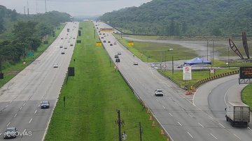 Km 40 da Imigrantes com poucos veículos no final da manhã deste domingo, 21 - Reprodução/ Ecovias