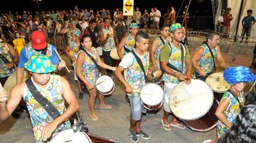 Bloco União da Ilha no Carnval 2015 em Ilhabela (SP) Bloco União da Ilha decide não participar do Carnaval 2022 em Ilhabela (SP) bloco de carnaval desfilando na avenida do samba em ilhabela - Foto: Divulgação