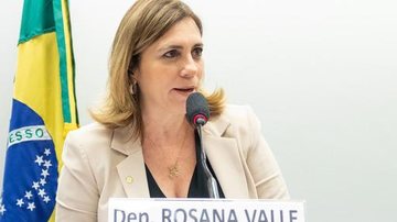 Mais de 6 milhões de mulheres são afetadas pela doença no país Rosana Valle é relatora de projeto que cria o programa de prevenção da endometriose pelo SUS Rosana Valle (deputada federal) - Divulgação