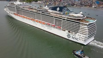 Além do Preziosa mais cinco navios passarão pela cidade de Santos Primeiro navio da temporada 2021/2022 chega a Santos MSC Preziosa chegando a Santos - Divulgação/Prefeitura de Santos