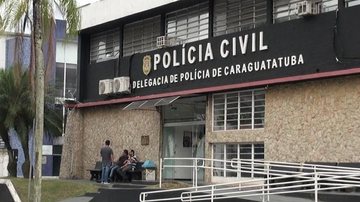 Jovem é assassinado na porta de casa  Imagem da delegacia de polícia de caraguatatuba - Divulgação