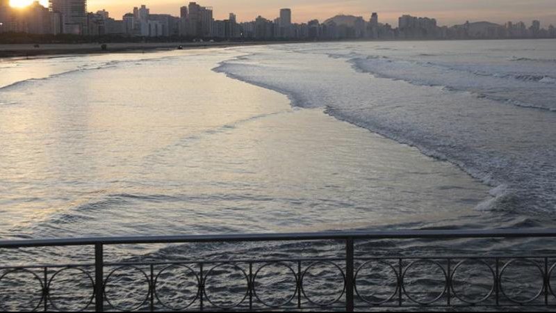 Todas as praias de Santos estão impróprias para banho, diz Cetesb - Foto: Ronaldo Andrade/arquivo