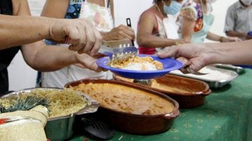 Grupo de voluntários une esforços e leva jantar e alegria para abrigo em Santos - Divulgação
