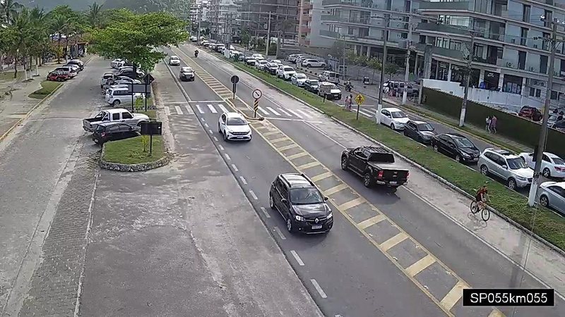 Km 55 da rodovia Rio-Santos. Tráfego intenso no sentido São Sebastião CAPA - Tráfego é intenso na Rio-Santos Rodovia com vários carros - Imagem: Divulgação / DER-SP