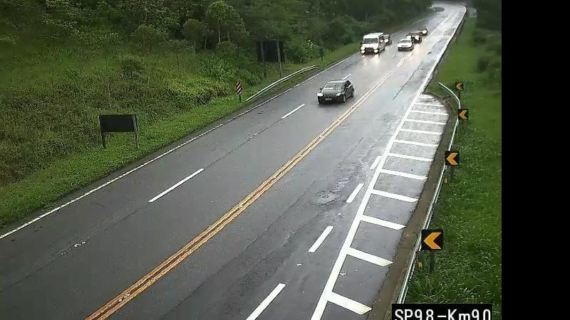 Motorista precisa ter atenção redobrada no trecho de serra devido a possibilidade de neblina Rodovia Mogi-Bertioga 03-01 Rodovia Mogi-Bertioga - Reprodução/DER