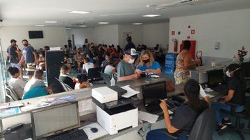 Unidades de saúde registram aumento no atendimento em São Sebastião São Sebastião (SP) tem aumento no número de atendimentos de síndrome gripal unidade de saude lotada de pessoas - Foto: PMSS