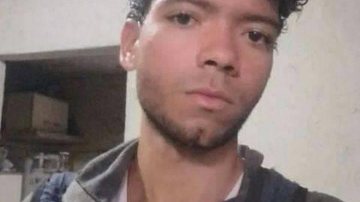 Thiago sumiu há quase um mês; João Batista, pai do jovem, implora por notícias Jovem desaparecido em Caraguatatuba Thiago, jovem desaparecido - Arquivo Pessoal