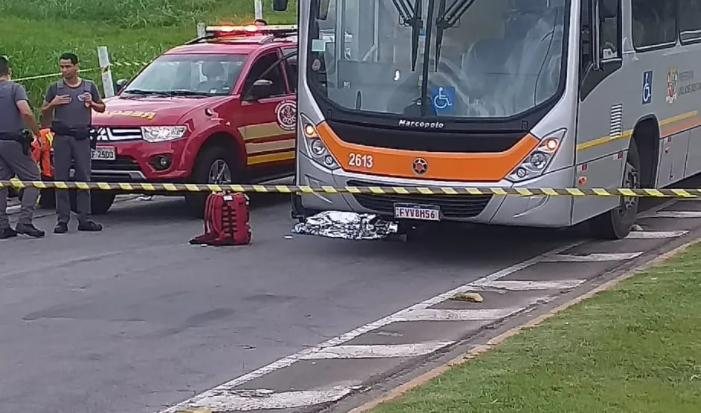 Criança de quatro anos morre atropelada em São José dos Campos Menina de 4 anos morre atropelada por ônibus em São José dos Campos (SP) - Foto: Divulgação/ Grupo Ocorrência 24 horas