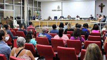 Na mesma noite, os vereadores ainda aprovaram, em sessão extraordinária, mais dois projetos de lei Câmara de Ilhabela realiza última sessão ordinária de 2021 - Câmara de Ilhabela