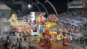 Carnaval em Santos / Imagem ilustrativa Carnaval adiado em Santos Desfile de carnaval em Santos - Reprodução: Arquivo Torcida Jovem