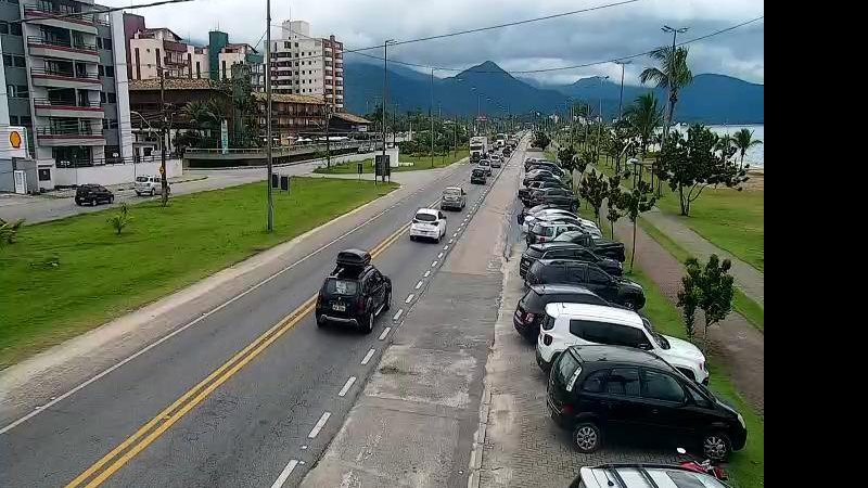 Há pontos de lentidão no sentido Ubatuba da Rio-Santos Rio-Santos apresenta tráfego intenso no sentido São Sebastião-Ubatuba nesta tarde de quinta (13) Km 92 da rodovia Rio-Santos - Massaguaçu - DER-SP