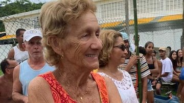 Amigos e familiares prestaram homenagens nas redes sociais Dona Mariquinha Dona Mariquinha de perfil e sorrindo - Arquivo Pessoal