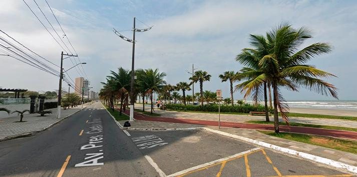 Adolescente rouba corrente de ouro avaliada em R$ 12 mil em Praia Grande Turista roubado - Reprodução: Google Street View