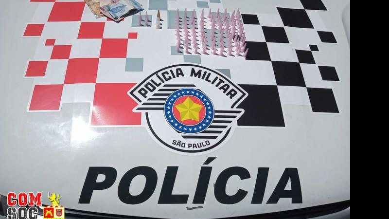 Drogas apreendidas pelos policiais Mulherada no crime: dupla é presa por tráfico de drogas em Ubatuba (SP) - Foto: PM
