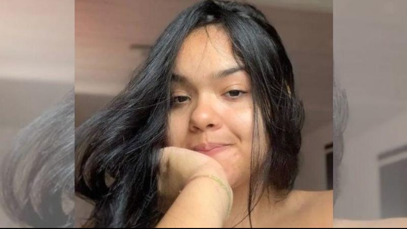 Jovem foi vista pela última vez em Santos (10) Jovem desaparecida Jovem de 16 anos desaparecida - Arquivo Pessoal