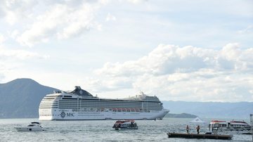 Cinco escalas foram suspensas em Ilhabela Efeito ômicron: escalas de cruzeiros são suspensas até 21 de janeiro em Ilhabela (SP) navio em ilhabela - Foto: Paulo Stefani