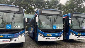População está indignada com o reajuste População reclama aumento de tarifa de ônibus em Cubatão Três ônibus estacionados - Divulgação