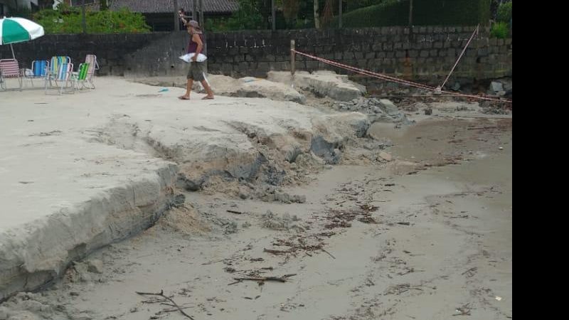 Mar invade Praia da Enseada em Ubatuba Mar avança e quase engole Praia da Enseada em Ubatuba (SP); FOTOS - Foto: Divulgação