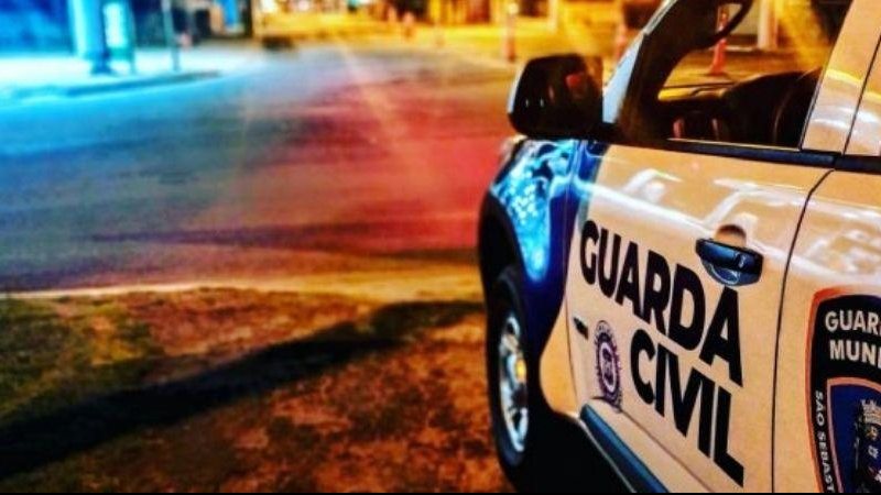 Homem foi preso em flagrante pela polícia Municipal Motorista embriagado atropela ciclista Foto da viatura da polícia municipal - Divulgação