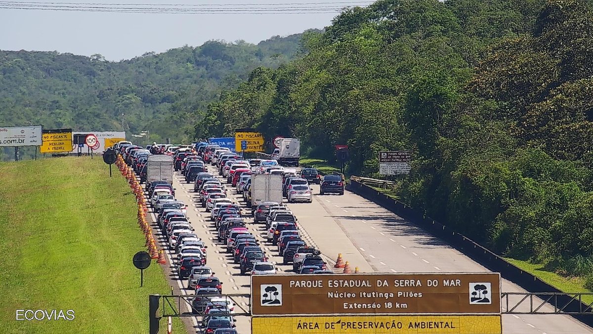Imigrantes está com trânsito congestionado no sentido litoral