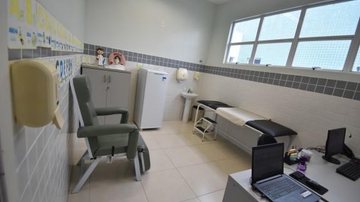 Posto funcionará de segunda a sexta-feira, das 8 às 17 horas, no Centro Especialização de Reabilitação, localizado na avenida Doutor Roberto de Almeida Vinhas, 8813, Mirim Praia Grande implanta posto de coleta de leite humano Foto da sala de coleta, com po - Amauri Pinilha/Divulgação prefeitura de Praia Grande