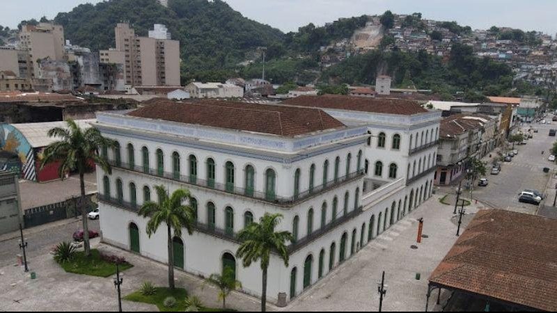Visitantes podem conhecer o  local de terça a domingo, das 10 às 117 horas O que fazer em Santos? Conhecer o Museu Pelé! Fachada do museu - Doug Fernandes/PMS