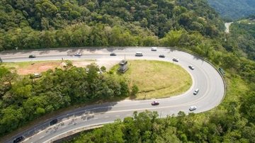 Trecho que será bloqueado fica entre os kms 67 e 81 Trecho de serra da rodovia dos Tamoios será bloqueado na madrugada de terça-feira (22) Trecho de serra da rodovia dos Tamoios - Divulgação