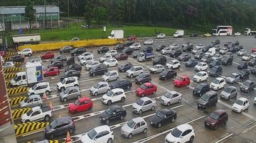 SAI está em Operação Normal (5x5) Sistema Anchieta-Imigrantes apresenta lentidão sentido litoral na manhã deste sábado (12) Km 32 da rodovia dos Imigrantes - Pedágio - com muitos veículos - Ecovias