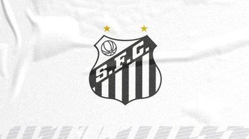 Mostra, que tem entrada gratuita, mostra a trajetória do "Peixe" Exposição em comemoração aos 110 anos do Santos FC acontece em shopping da cidade Escudo do Santos em fundo branco - Twitter Santos FC