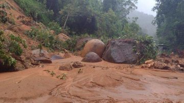 incidentes mais atendidos foram deslizamentos de barreiras, de rochas e quedas de árvores na rodovia Rio-Santos Estradas de Ubatuba (SP) continuam com interdições totais e parciais; confira as condições - Foto: Prefeitura de Ubatuba