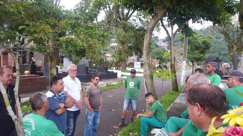 Diretores do sindicato com a categoria - Divulgação