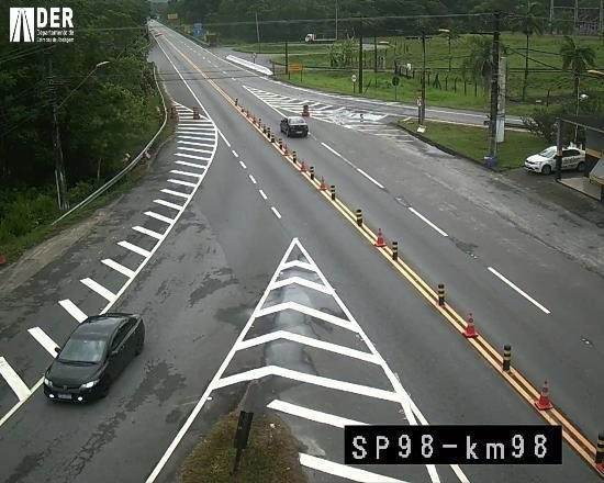Confira a situação da via em tempo real pelas câmeras de monitoramento Mogi-Bertioga tem tráfego intenso na manhã deste domingo (13) Km 98 da rodovia Mogi-Bertioga - DER-SP