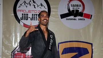 O praia-grandense, que é morador do bairro da Vila Sônia Atleta de Praia Grande disputa Campeonato Europeu de Jiu Jitsu Ytalo posando para foto - Divulgação/Prefeitura de Praia Grande