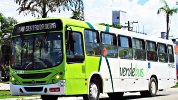 Tabelas com as alterações feitas pela VerdeBus podem ser consultadas pela internet Horários dos ônibus municipais de Ubatuba passam por alterações Ônibus da empresa VerdeBus, de Ubatuba - Kelvin Silva Caovila Santos/ Ônibus Brasil