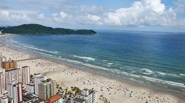 Segundo a Cetesb, balneabilidade pode ser afetada pelas chuvas e alto número de turistas Bandeira vermelha: Praia Grande segue com todas as praias impróprias para banho Orla de Praia Grande - Jairo Marques/Banco de Imagens Prefeitura de Praia Grande
