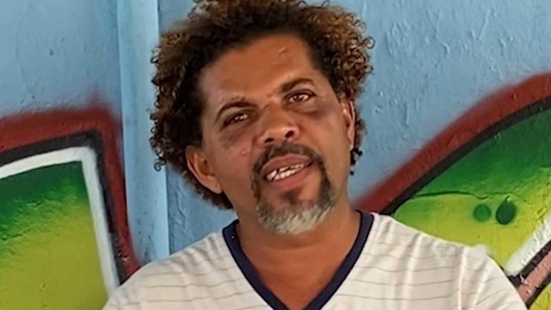 Givaldo Alves, de 48 anos, já foi casado e tem uma filha de 28 anos; ele ressalta também que vive entre abrigos, albergues e ruas de Brasília Givaldo Alves Givaldos Alves olhando para a câmera - Divulgação