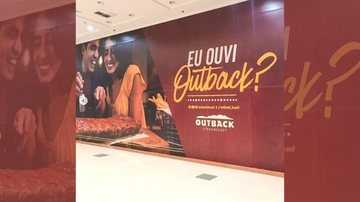 Segunda unidade da rede especializada em carnes na Baixada Santista terá o Litoral Plaza Shopping, em Praia Grande, como endereço Notícia que Praia Grande vai ganhar unidade do Outback “quebra a internet” na cidade Tapumes com propaganda do Outback onde fi - Reprodução/Instagram Litoral Plaza Shopping