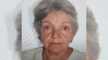 Idosa estava foragida desde 2015 e foi encontrada trabalhando em um condomínio como cuidadora de idosos Idosa do crime Idosa olhando par a câmera - Divulgação
