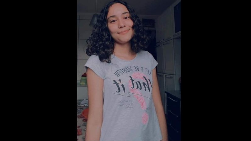 Vitória Silva estava desaparecida há dois dias Corpo de menina de 14 anos é encontrado no mar de Guarujá após dois dias de desaparecimento Adolescente - Imagem: Acervo Pessoal