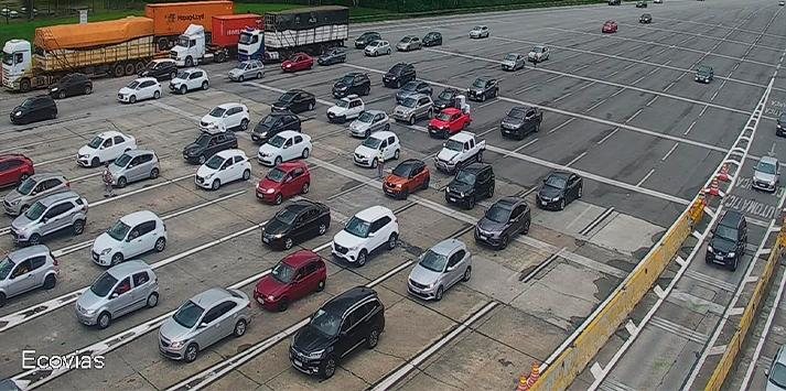 Motoristas encontram congestionamento na descida da Serra Estradas - Reprodução Ecovias