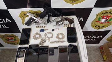 Apreensão feita durante a Operação Sicarius em Caraguatatuba Dois são presos em operação contra homicídios e roubos em Caraguatatuba (SP) - Foto: Polícia Civil