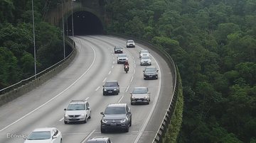 Trecho do km 48, rodovia dos Imigrantes Imigrantes fila de veículos saindo de túnel - Imagem ilustrativa/Ecovias