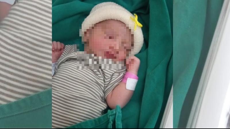 Maria tem a filha recém-nascida e outra mais velha de 2 anos Bebê Bebê recém-nascida - Arquivo Pessoal