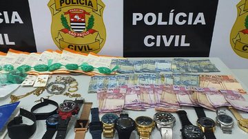Traficante responsável por abastecer pontos de drogas no litoral é capturado em Guarujá Tráfico no litoral - Divulgação Polícia Civil