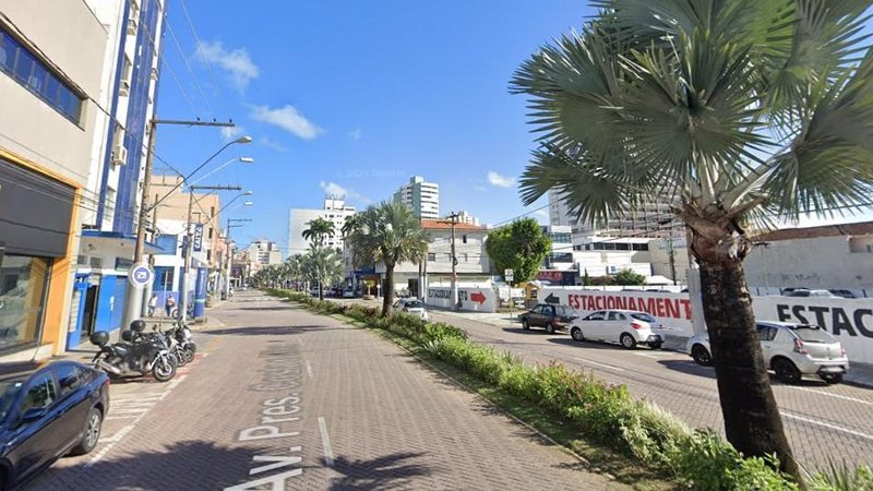 Vítima, de 81 anos, foi encaminhada ao Hospital Irmã Dulce onde passou por cinco cirurgias - Google Street View