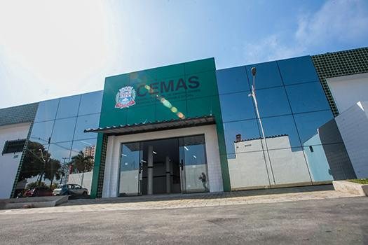Imunização ocorrerá no Cemas, localizado no bairro Aviação Vacinação aos sábados é retomada em Praia Grande em novo local Fachada do Cemas, em Praia Grande - Prefeitura de Praia Grande
